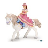 Cavalière au chapeau papo avec son cheval