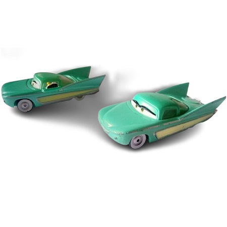 2 Flo (pit crew member flo) figurines Disney Pixar Mattel