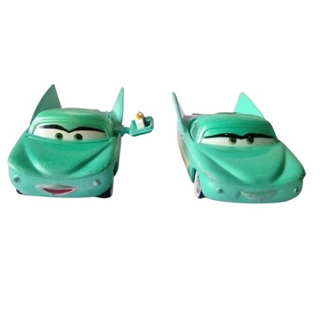 2 Flo (pit crew member flo) figurines Disney Pixar Mattel