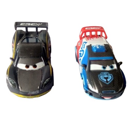 Lewis Hamilton (2) + Raoul ÇaRoule (6) 2 voitures miniatures Mattel Disney Pixar Cars World Grand Prix.